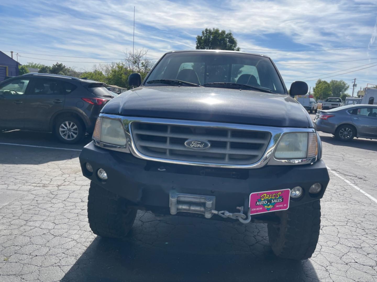 2002 Ford F-150 XL (1FTRF18292N) with an 4.2 V6 engine, 5spd Manual transmission, located at 813 E Fairview Ave, Meridian , ID, 83642, (208) 336-8230, 43.618851, -116.384010 - Photo#4